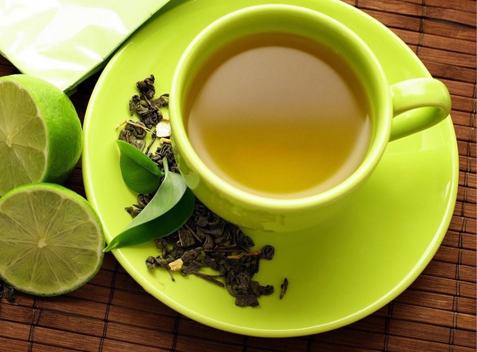 Φλιτζάνι πράσινο τσάι για την αποκατάσταση της δύναμης