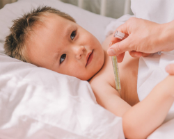 The child has a temperature of 38 ° C without symptoms: Reasons - what to do?