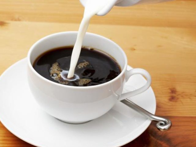Coffee with milk: benefit or harm? Is it possible to drink coffee with milk, nursing mom, children? Recipes of coffee with milk in a Turk, cinnamon, stem milk, cocoa, honey, cognac: description. Coffee with milk with sugar and without sugar: calorie content per 100 grams