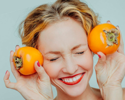 What to do, how is it if the persimmon is very knitting your mouth? How to choose a persimmon that does not knit: tips, varieties of not astringent persimmon. Which is a more useful persimmon that is knitting or not?