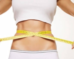 Gyors étrend a fogyáshoz hetente 10 kg -nál: leírás, heti menü a férfiak és a nők számára, ajánlott és tiltott termékek, a napi kalóriaigény kiszámítása, a gyors étrend megfelelő táplálkozásának tippei és alapelvei