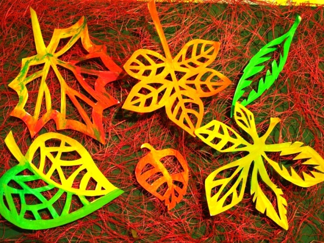 Вытынанки листьев красивые, осенние, для детского сада- шаблоны для вырезания