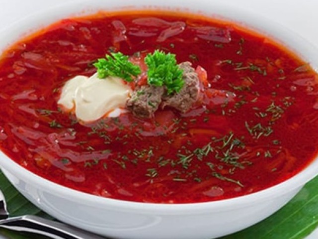 Si le Borsch s'est avéré être aigre: que faire, comment le réparer?