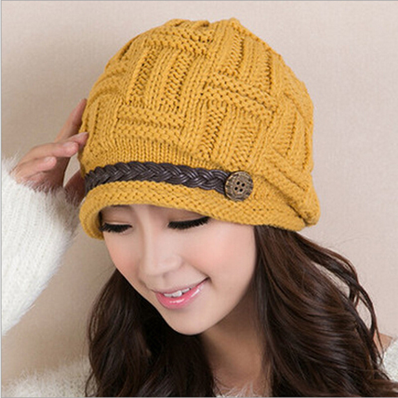 Fashionable knitted, fur and felt caps for girls - stylish hat