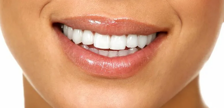 Beli zobje doma