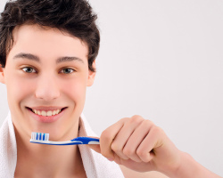 هل من الممكن تنظيف أسنانك قبل التبرع بالدم للتحليل؟
