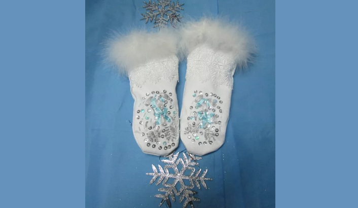 Mittens for Carnival Costume