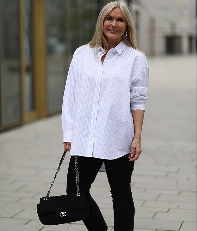 Белая рубашка на женщине в 50+ лет