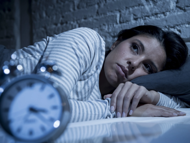 Mengapa Anda tidak bisa tertidur di malam hari: alasan, tanda -tanda