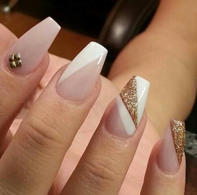 Ballerin's nail shape with manicure
