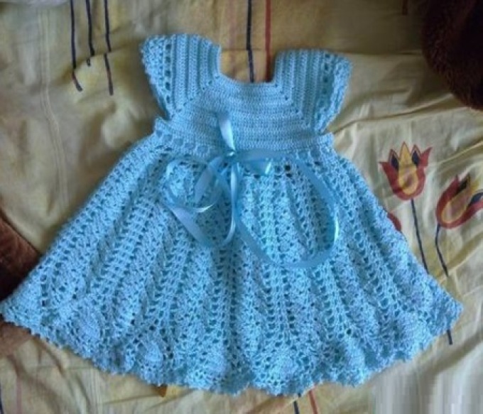 Une telle robe que nous allons maintenant tricoter