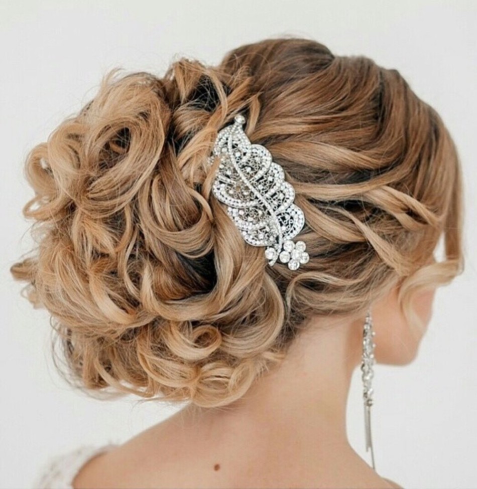 Original hairpin for a wedding hairstyle