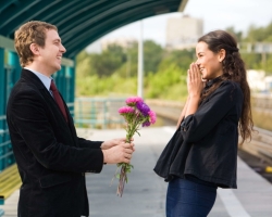 Le look d'un homme amoureux d'une femme: signes, critiques. Top-10 signes de l'amour de l'homme: le comportement. Comment vérifier si un homme est amoureux ou non?