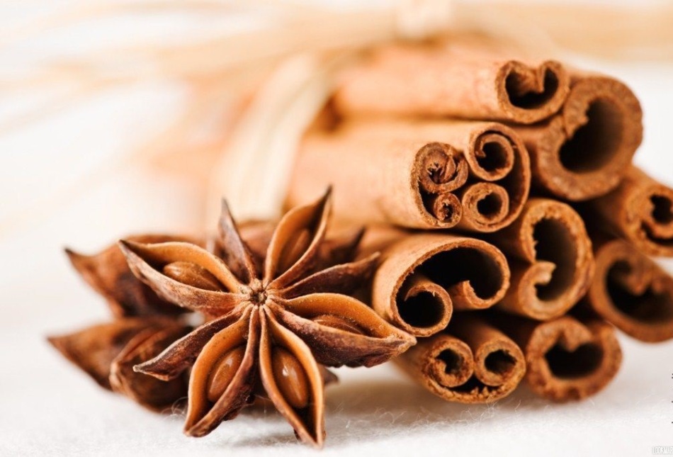 Choose cinnamon for alcoholic mulled wine in the form of sticks