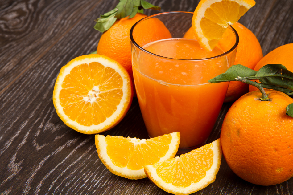 Из апельсинов вполне можно приготовить освежающий морс
