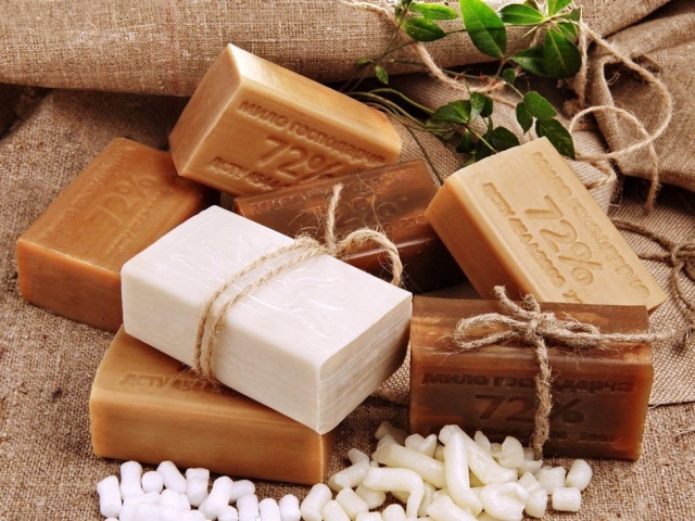 Sapone conduttivo per capelli, facce, corpi: proprietà terapeutiche. Soap della lavanderia di acne, rughe, punti neri, perdita di capelli, forfora