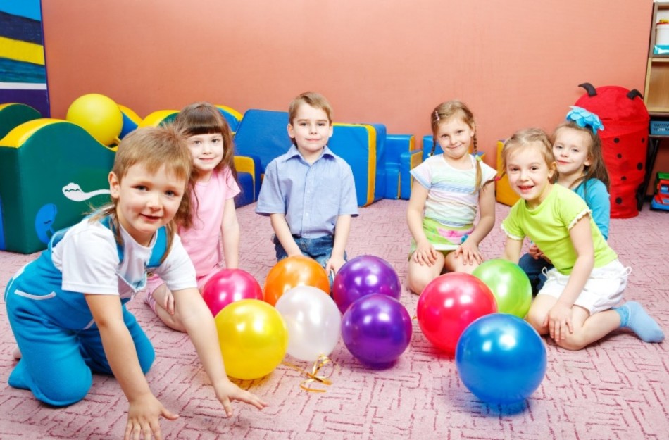В качестве колобков в процессе этой игры 8-летние дети могут использовать воздушные шарики