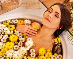 Mandi herbal. Apakah ada baiknya mandi dari ramuan? Apakah mereka efektif?