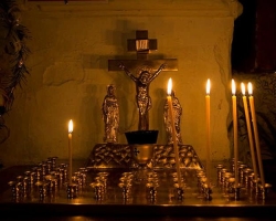 Kako postaviti svečo v cerkev za sovražnike?