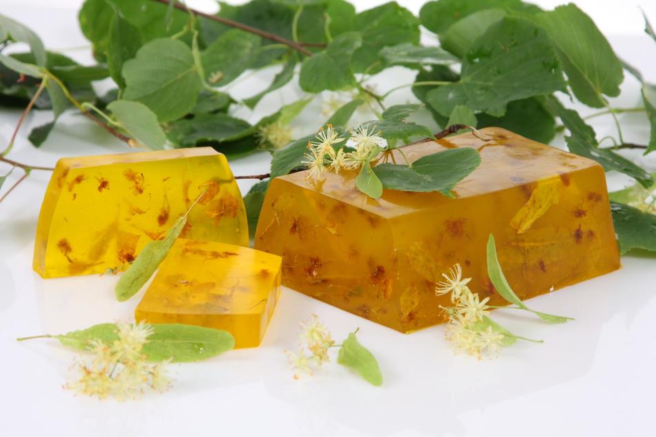 Yellow soap with honey from a transparent base