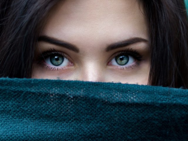 Warum schwellen die Augen morgens, nach dem Schlaf, Tränen und Wimpernverlängerungen an? Folk- und Apothekenprodukte aus geschwollenen Augen nach dem Schlaf, Wimpernverlängerungen