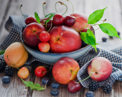 Vsebnost kalorij v sadju in jagodičjih. Kalorična miza na 100 gramov