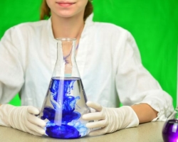 Expériences pour les enfants avec un changement de couleur fluide: idées. Comment mener des expériences de couleur sur la chimie avec les enfants à la maison?