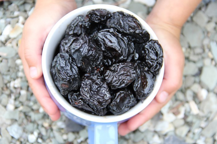 Prunes - an excellent assistant with constipation