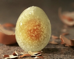 Est-il possible de congeler des œufs bruts et durs? Comment dégicher les œufs?