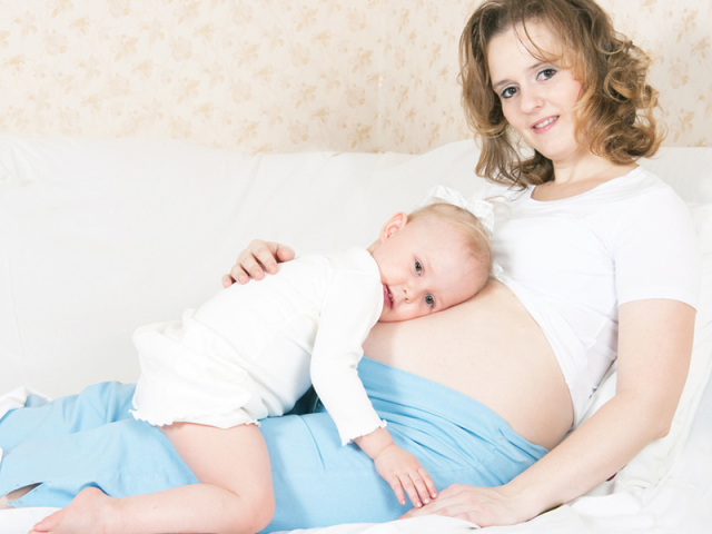 Можно ли на ГВ забеременеть — препятствует ли ГВ возникновению беременности? Можно ли забеременеть во время кормления грудным молоком — какие можно применять контрацептивы на ГВ? Кормление младенца при повторной беременности
