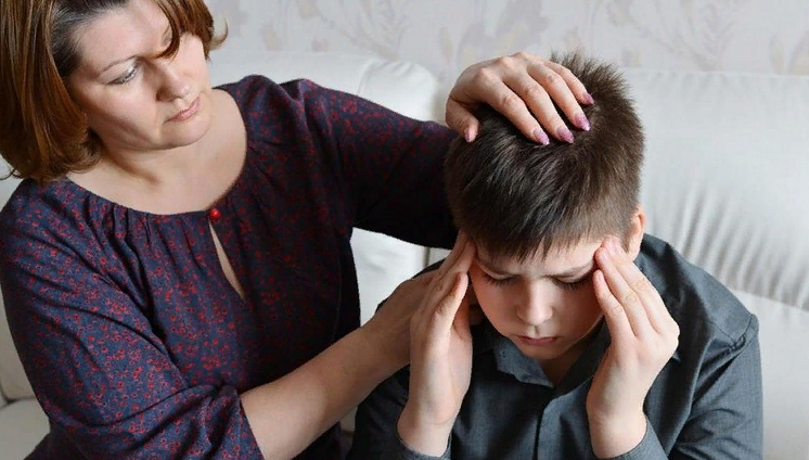 Nyeri yang sering dan parah di bagian oksipital kepala pada seorang anak