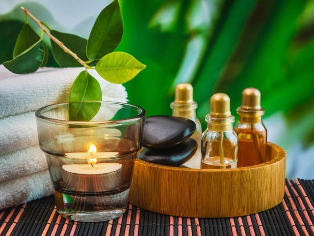 Essential oils for baths and saunas are disinfecting, soothing, therapeutic, tonic, exciting: methods of application, recipes of aromatic mixtures, important rules for using