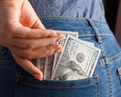 Pourquoi vous ne pouvez pas porter de l'argent dans votre poche: signes