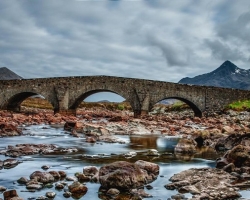 Why Dream the Bridge - Legno, ferro, sospeso: interpretazione