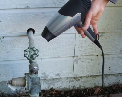 Condensate on cold water pipes: what to do, how to prevent fogging?