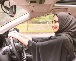 Ali lahko ženska muslimanka vozi avto v islamu?