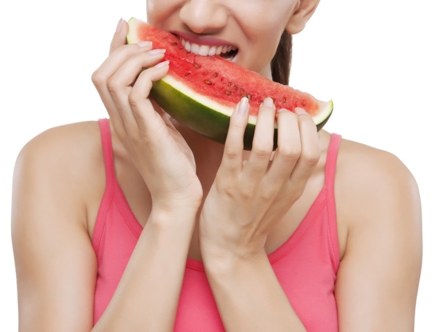 How many calories, carbohydrates, protein, sugar in watermelon? Is it possible to lose weight or get better from a watermelon?
