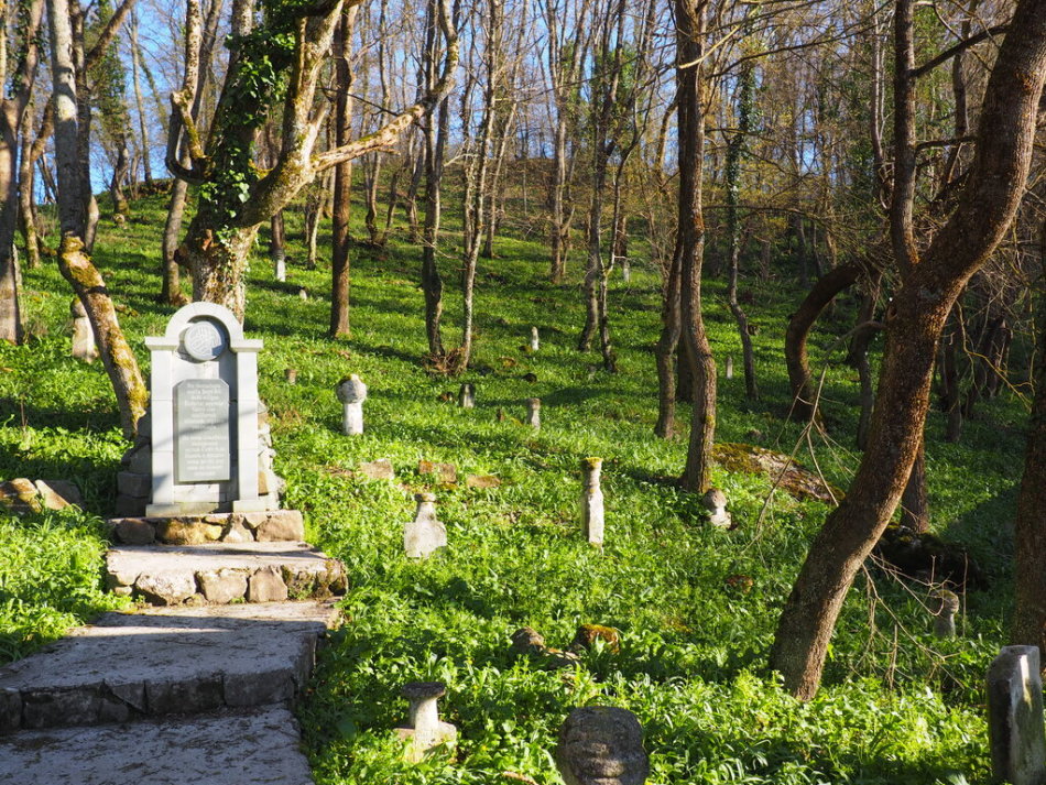Velho cemitério muçulmano