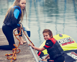 Children's inflatable life jacket for swimming on Aliexpress: catalog, price, photo, reviews. How to buy an inflatable life jacket for navigation for children in the Aliexpress online store?