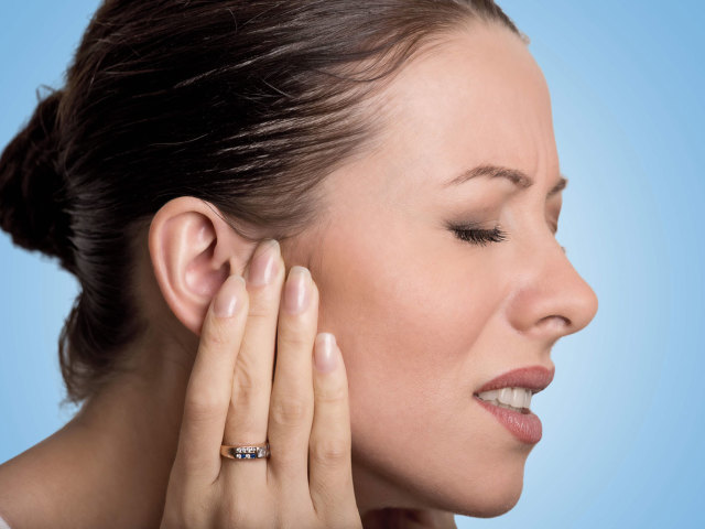 Çocuklarda ve yetişkinlerde evde kulağa kükürt kulak tıkacı nasıl kırılır ve alınır? Yetişkinlerde ve çocuklarda kulakta sülfürik trafik sıkışıklığının eğitiminin, semptomlarının ve tedavisinin nedenleri