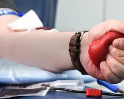 Почему с татуировкой на теле нельзя быть донором крови?