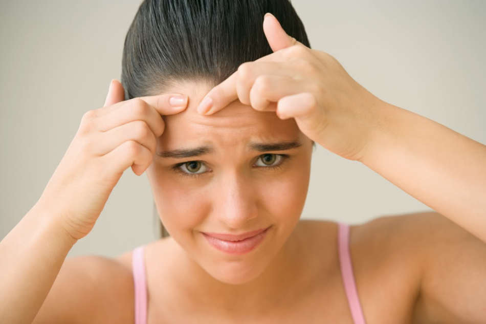 Acne tredue? Un bagno a vapore o una maschera con un etere patchouli contribuirà a risolvere il problema