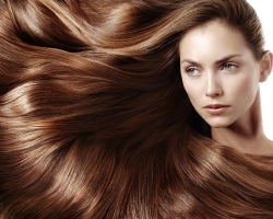 Πώς να πάρετε ανοιχτό καφέ χρώμα μαλλιών όταν βαφείτε με μια κρύα και ζεστή σκιά: συνιστώμενα χρώματα μαλλιών, λαϊκές συνταγές χρώματος, παλέτα αποχρώσεων. Σε ποιον πηγαίνει τα ανοιχτά καστανά μαλλιά; Ανοιχτό καφέ χρώμα μαλλιών: νέοι ή ηλικιωμένοι;