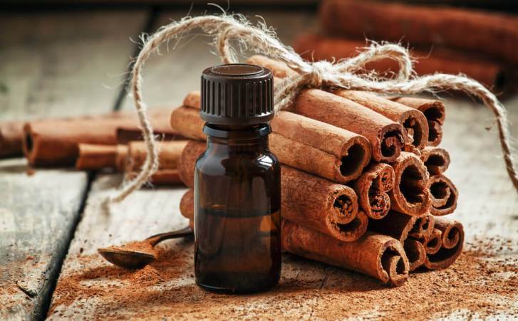 Cinnamon essential oil for wealth and prosperity