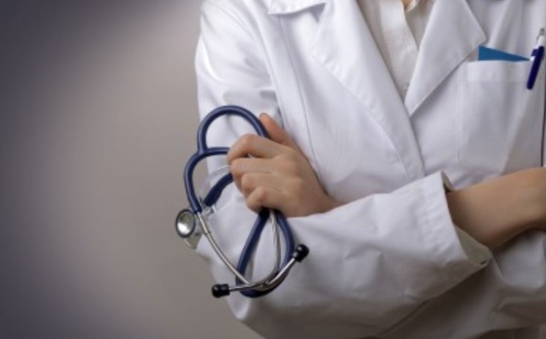 Dokter mana yang merawat: deskripsi singkat tentang spesialisasi medis sempit