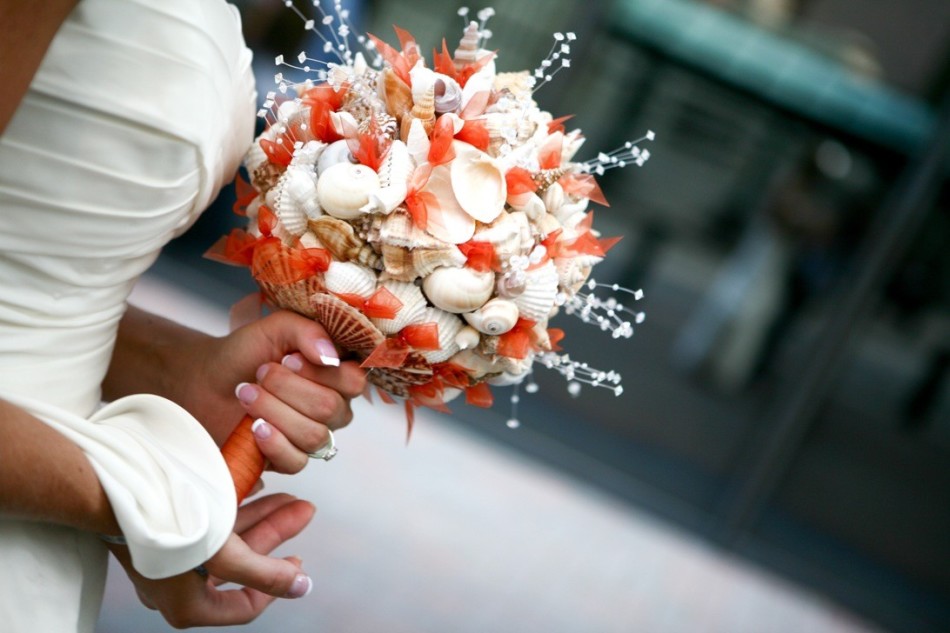 Another option for an unusual wedding bouquet