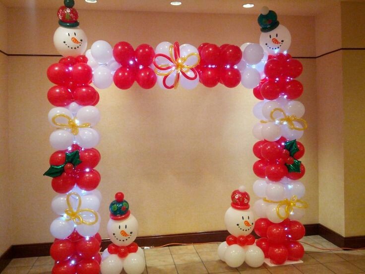 New Year's decor of garlands of balls, idea 4