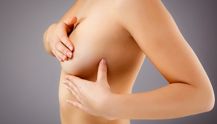 Kaj prsi pri ženskah nabreknejo: fiziološki, povezani z starostjo