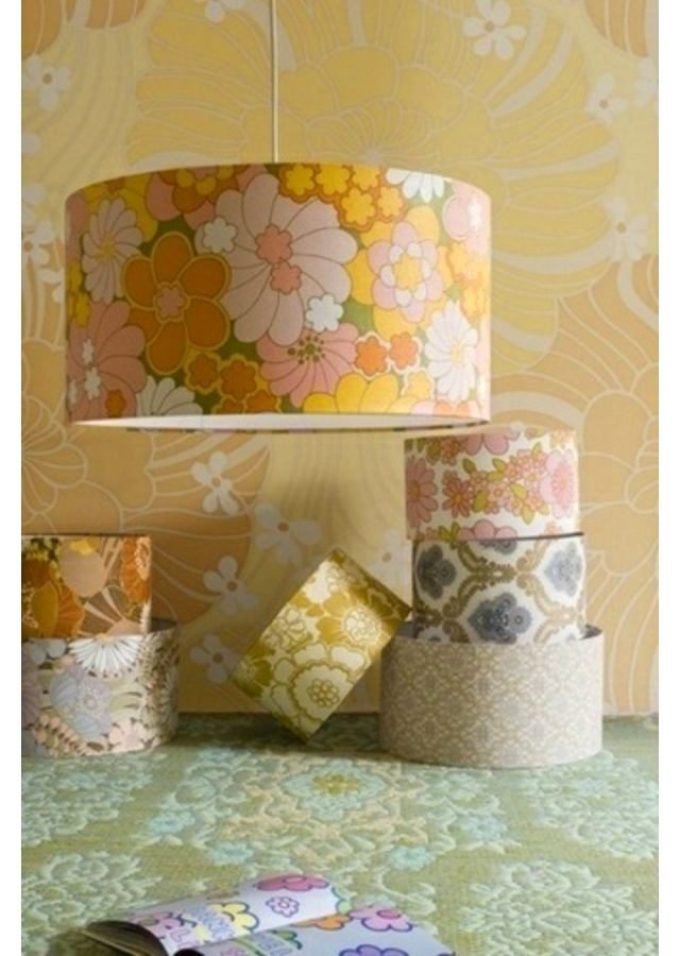 Decoupage lampu dengan wallpaper