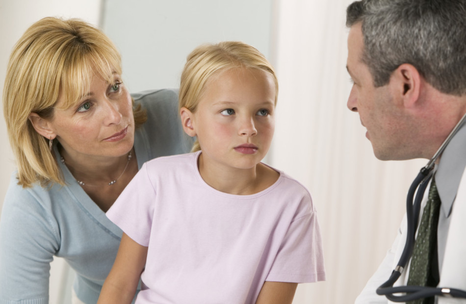 Повышенная возбудимость ребенка и нервные расстройства требуют консультации врача